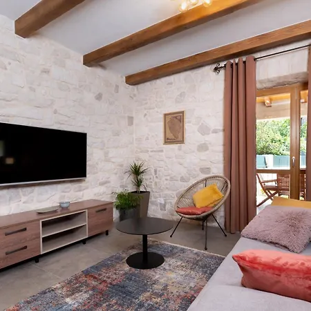 Villa Stone House With Pool And Yard In Istria - Villa Histra *